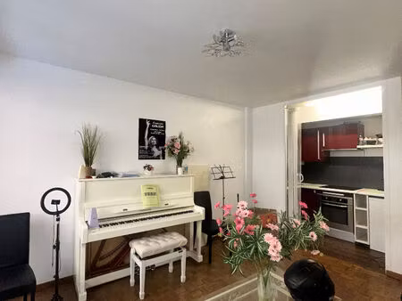 appartement 2 pièces à marseille + cave + garage - référence 4121