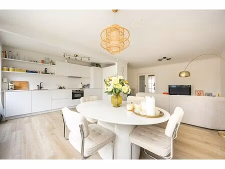 gerenoveerd appartement nabij een groene omgeving