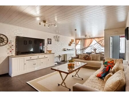 ruim en verzorgd gelijkvloers appartement met 3 slaapkamers