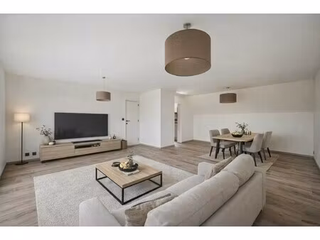 instapklaar 2-slaapkamerappartement met garage in harelbeke