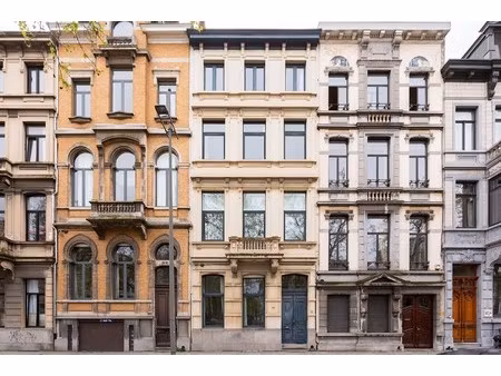 karaktervolle en ruime woning met 6 slaapkamers op absolute toplocatie in antwerpen