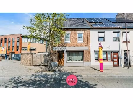 karaktervolle  budgetvriendelijke gezinswoning in hartje lanaken