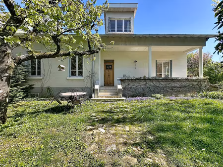 un bien rare à réinventer au coeur de saint-irénée.