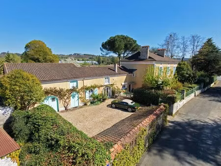 belle maison girondine avec piscine