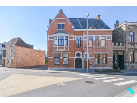 aantrekkelijke halfopen bebouwing te staden