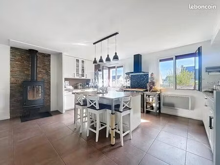 maison 9 pièces 134 m²