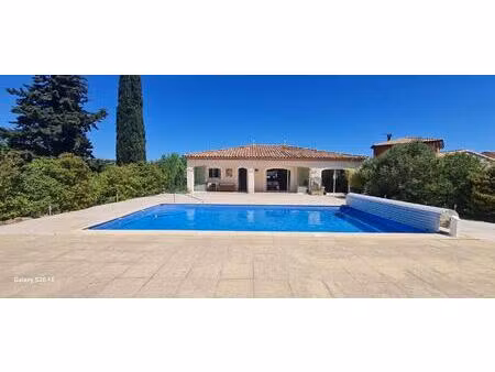 villa de 120m²+veranda de 15m²  grand garage 73m²  piscine/pool à house sur 1033 m² de ter