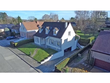 centraal en rustig gelegen zuid gerichte villa op 11a16ca