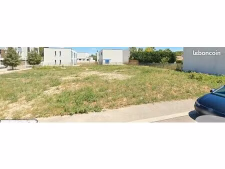 terrain 200 m² marsillargues