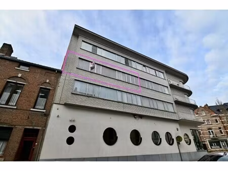 instapklaar appartement met terras in hartje sint-truiden