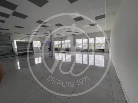 a louer local commercial de 115m2 visibilité exceptionelle