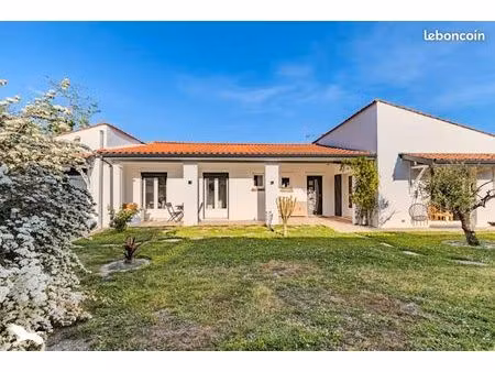 maison 6 pièces 158 m²