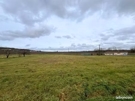 terrain 2 372 m² jonzac