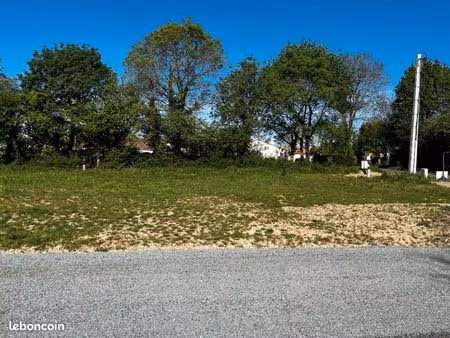 terrain 357 m² challans