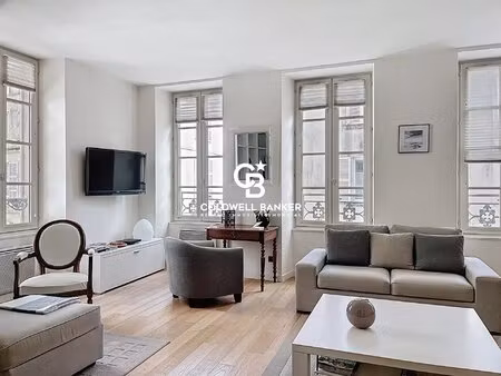 duplex de caractère face à la cathédrale