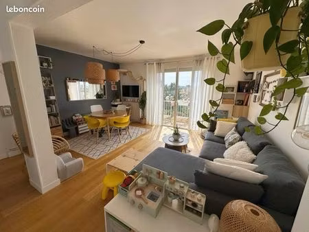 nanterre centre - beau 3 pièces traversant 68 m?  dernier étage  avec box et balcons