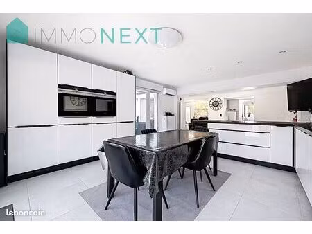 maison 5 pièces 161 m²