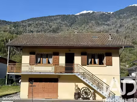 propriété 4 pièces 124 m²