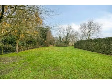 vrijstaand huis met bijgebouw op perceel van 4012m² te moerkerke