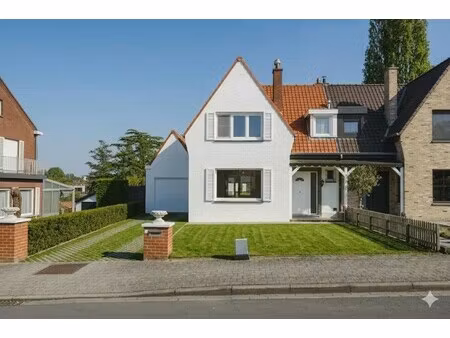 te renoveren huis te koop met grote tuin  3 slpk en garage