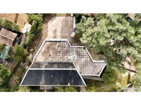 villa 7 pièces 174 m²