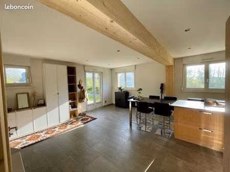 maison rénovée avec 6740m2 de terrain et hangar - rare sur le secteur