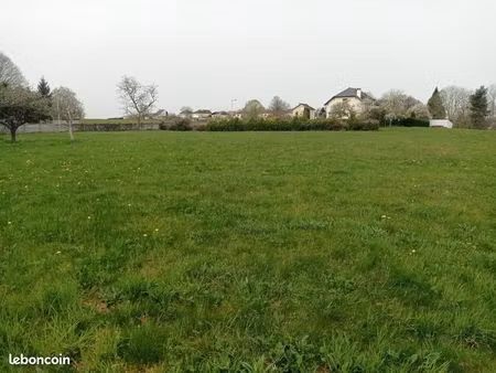 terrain plat 1460 m2