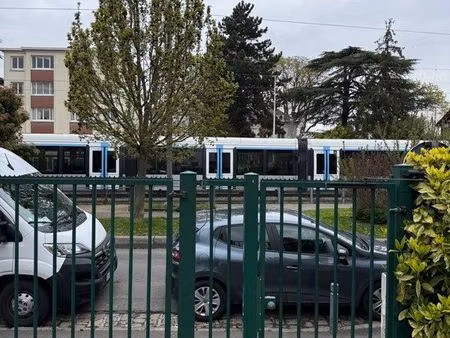 place de parking à louer – résidence privée sécurisée non