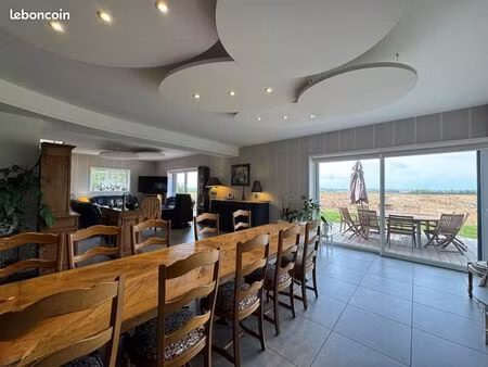 propriété 8 pièces 220 m²
