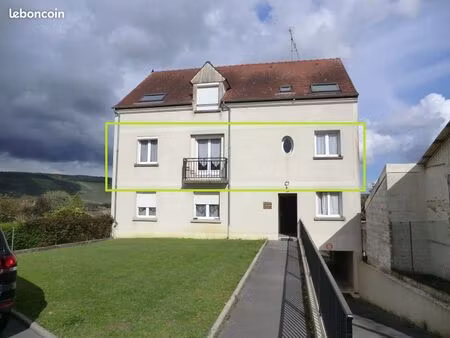 f4 petite résidence chierry