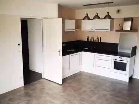 location duplex 63 m2