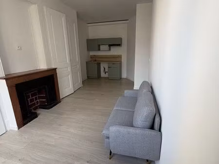 superbe t2 meuble au cœur du 6eme disponible immédiatement