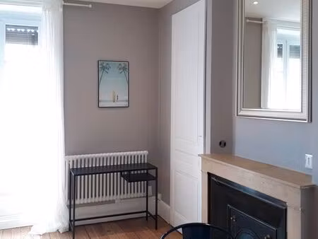 t2 - lyon 6e - rénové