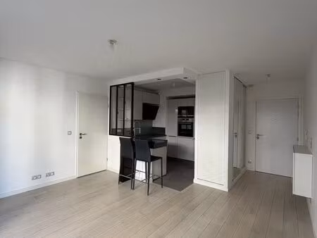 appartement t2 – puteaux (92) – 1 310 /mois hc