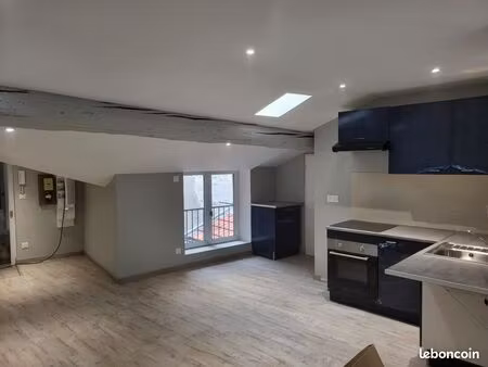 t3 proche place du peuple saint étienne