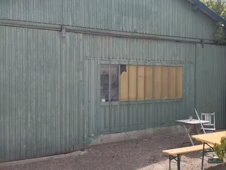 entrepôt / local / garage 84 m² – stockage – 5 voitures – proche paris