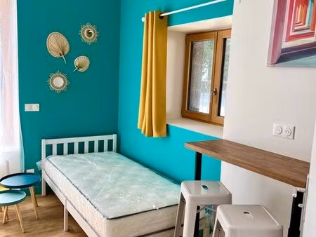 studio neuf lumineux avec terrasse et parking privé