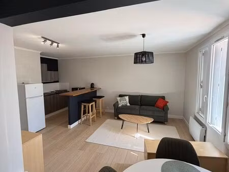 t2 meublé 44 m² refait à neuf avec jardin privatif – proche centre-ville