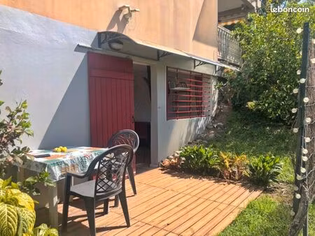 logement t2 en bas de villa au bourg des trois ilets