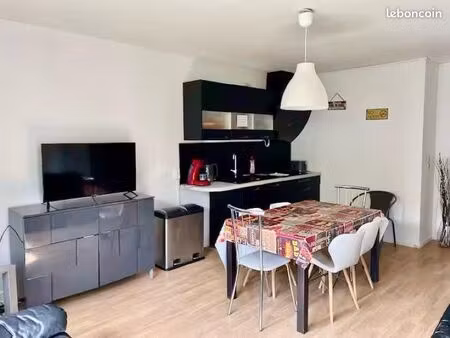 lille centre: f4 meublé entre la catho et métro république