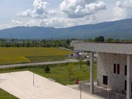 bel appartement 3 pièces 72m² neuf proche de la douane