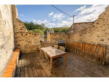 maison en pierre de 179 m² à chanonat