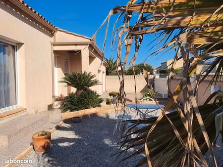 location a l'annee villa climatisee