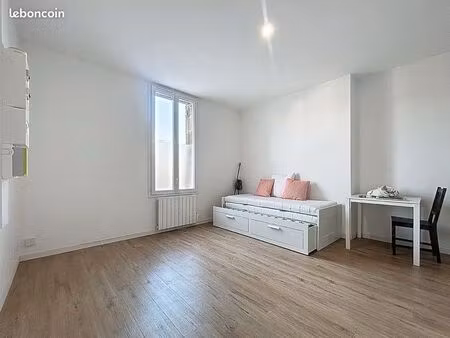 studio plein centre branne