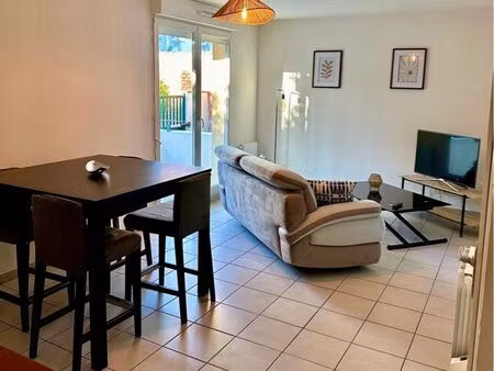 appartement t2 parking + terrasse