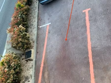 place de parking face aux plages