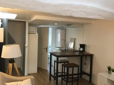 beau t2 meublé mansardé proche chu / st marc