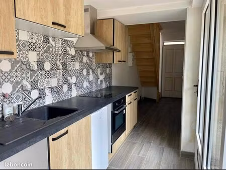 maison meublée avec petit jardin