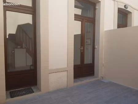 loue appartement en duplex 28 m2  avec terrasse privative et sans voisin au dessus et en d