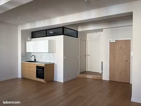 appartement 51 m² à louer – entièrement rénové